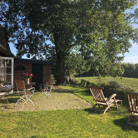 Romantisches Reetdachhaus - Frau Schroeders *